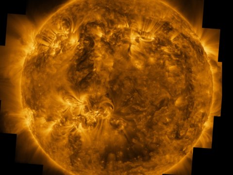 Günəşdə güclü partlayış olub