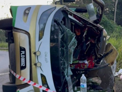 Malayziyada tələbələr qəzaya düşdülər -&nbsp;15 ölü, 33 yaralı