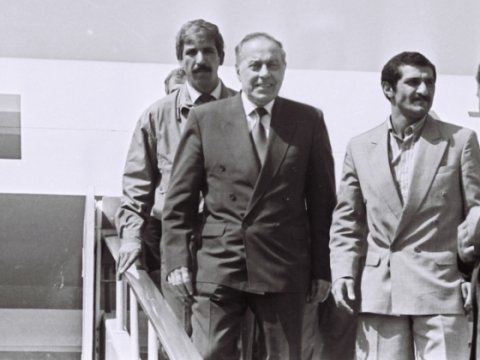 Bir şəklin tarixçəsi: Heydər Əliyevi Bakıya gətirən TƏYYARƏ