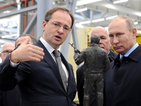 Putinin köməkçisini Azərbaycan əleyhinə kim danışdırır?