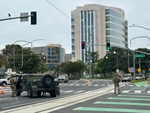 Amerikanı etiraz bürüyüb: Komendant saatı TƏTBİQ EDİLDİ