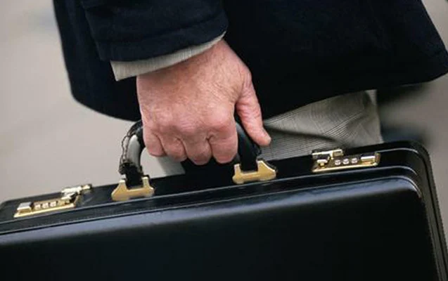 Azərbaycanlı diplomat evində intihar edib - YENİLƏNİB