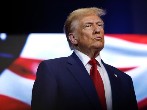 Tramp İranla müharibə istəmədiyini deyir