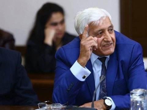 113 yaşlı anası ilə birlikdə Kəlbəcərə QAYIDIR