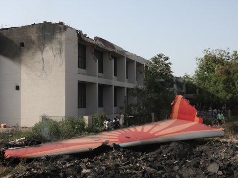 Təyyarə qəzasında ölənlərin sayı 300-ü keçdi