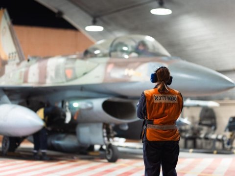 İrana bu qırıcılarla hücum ediblər - FOTOLAR