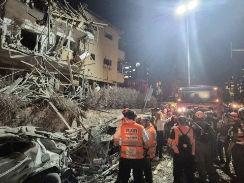 İran İsrailə dördüncü hücuma başladı - 63 yaralı, 1 ÖLÜ