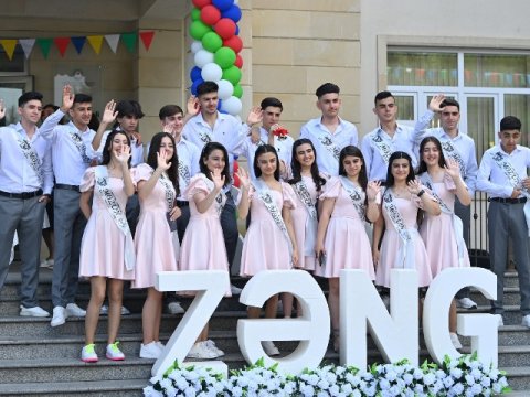 Jurnalist övladları üçün də “Son zəng” çalındı - FOTOLAR