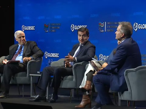 Hikmət Hacıyev&nbsp;İsrail-İran qarşıdurmasından DANIŞDI