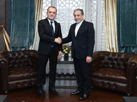 Ceyhun Bayramov iranlı həmkarı ilə hücumları MÜZAKİRƏ ETDİ