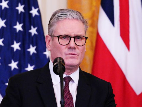 Britaniya Yaxın Şərqə qoşun göndərir