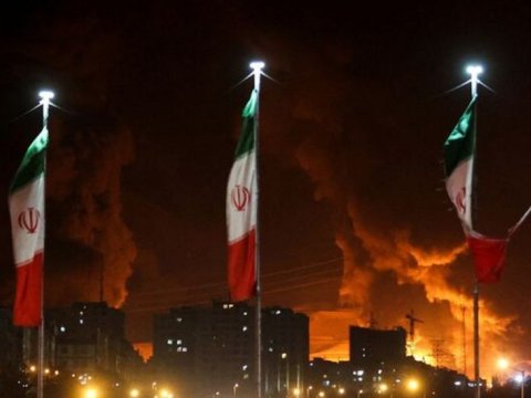 İran XİN-in binası vuruldu