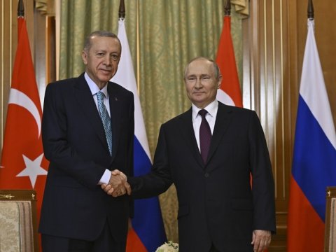 Ərdoğan Putinlə müzakirə apardı