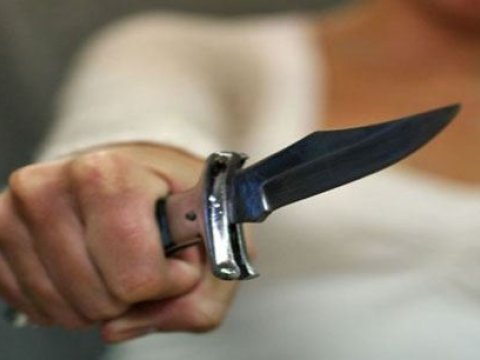 Bakıda kişi tanışını bıçaqladı