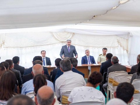 Rüstəm Xəlilov Seyidsadıqlıda vətəndaşları dinləyib - FOTO