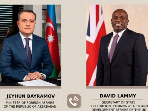 Ceyhun Bayramov britaniyalı həmkarı ilə danışdı