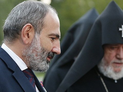 Paşinyan yenə kilsədən yazdı - Keşişlər&nbsp;əxlaqsızlıq edir