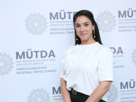 Daha bir müəllim sertifikasiyadan 60 bal topladı - FOTO