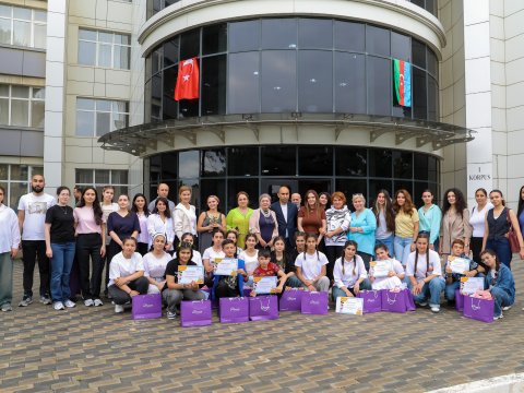 Azercell diqqət və qayğıya ehtiyacı olan iki nəsli bir araya gətirdi