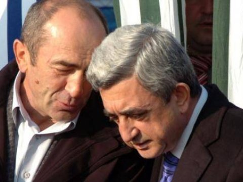 Ermənistan parlamentində Köçəryan və Sarkisyan İTTİHAM OLUNDU