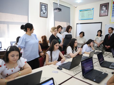 Jurnalistlər imtahanın gedişini izlədilər - FOTO