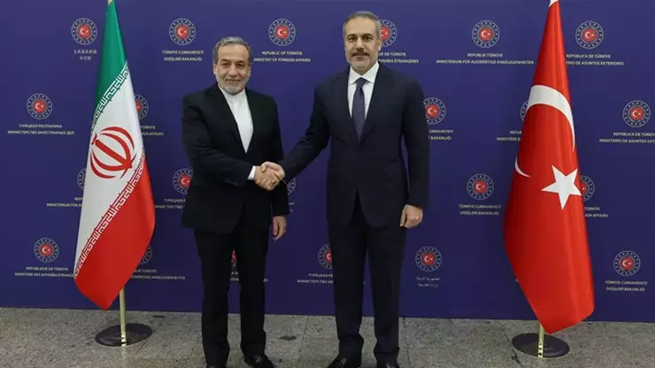 Hakan Fidan Arakçi ilə görüşdü