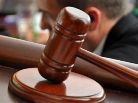 Məhkəmənin sabiq əməkdaşına hökm oxundu