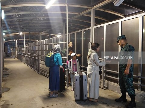 ABŞ vətəndaşları quru yolla Azərbaycana gəldilər