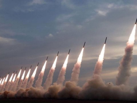 İran İsrailə raketlərlə hücum etdi