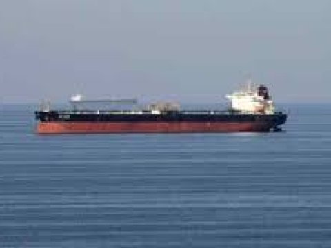 Hörmüz boğazında gərginlik: İki neft tankeri geri döndü