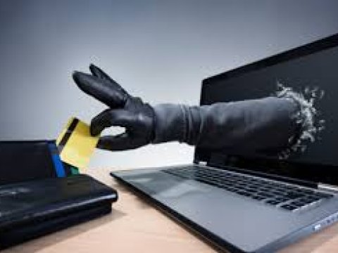 Həftəsonu bank kartlarından 32 min manat oğurlanıb