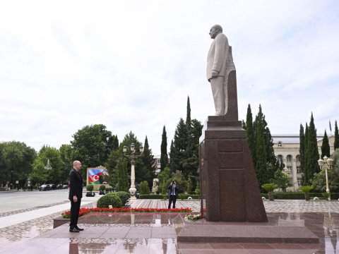 Prezident Yevlaxa getdi