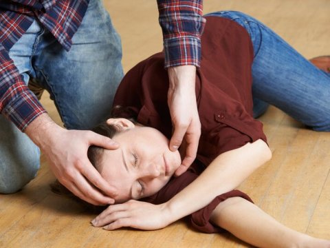 Poliklinikalarda iflic və epilepsiya xəstələrinə dərman verilmir - SƏBƏB