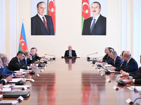 Əli Əsədov iclası keçirdi