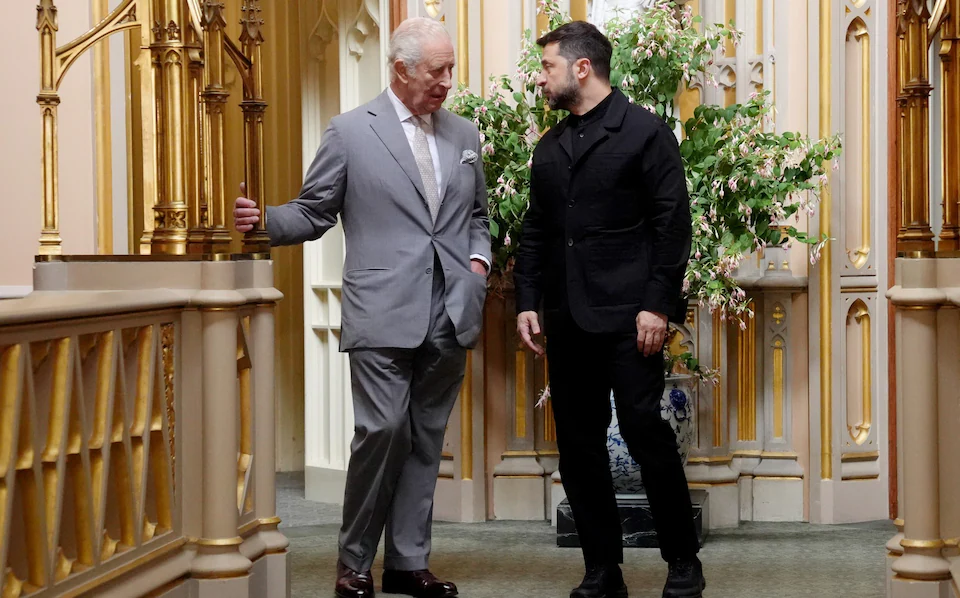 Zelenski 3 ildən sonra kostyum geyinib? - Fotolar BELƏ DEMİR