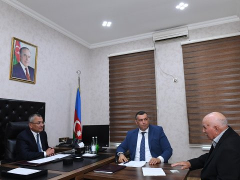 Rövşən Rzayev vətəndaşların müraciətlərini dinlədi -&nbsp;FOTOLAR