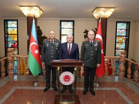 Türkiyə və Azərbaycan generalları bir arada