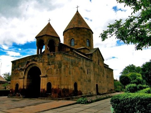 Erməni diasporundan sonra erməni kilsəsi də tarixə QOVUŞUR