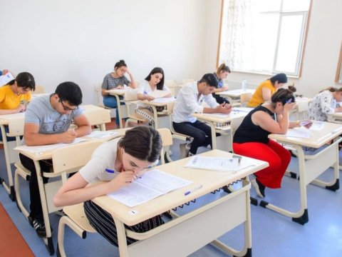 Azərbaycan dili fənni üzrə test imtahanı keçirildi