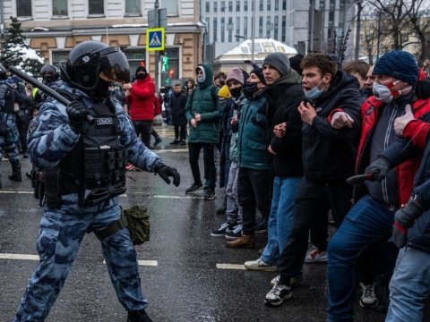 Rusiya VƏTƏNDAŞ MÜHARİBƏSİnin astanasında - TƏHLİL