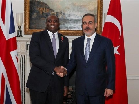 Fidan britaniyalı həmkarı ilə GÖRÜŞƏCƏK