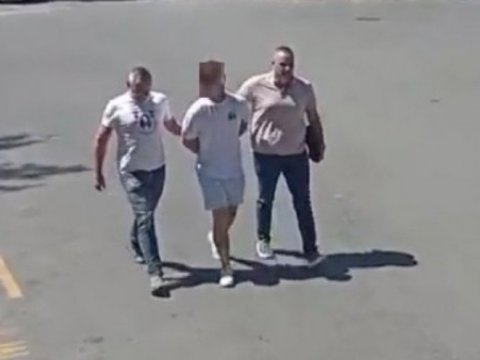 Belqradda əhali&nbsp;ayağa qalxdı - Həbs olunanlar var