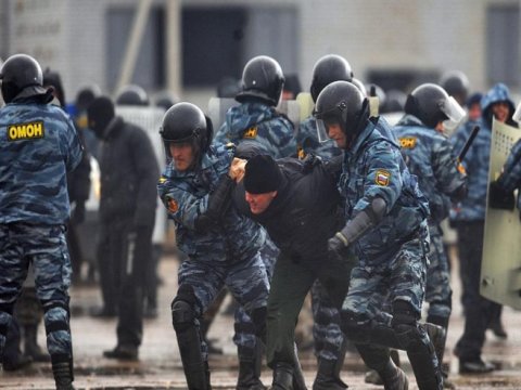 Rusiyada azərbaycanlılara qarşı OMON HÜCUMLARI