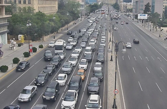 Bu yollarda tıxac VAR