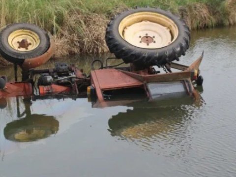 Traktor gölə düşdü: sürücü boğulub öldü