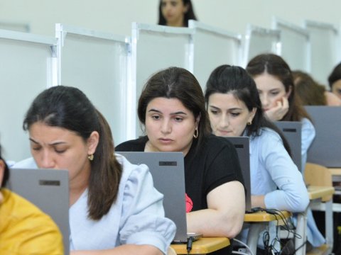 Təkrar sertifikasiyadan kəsilən müəllimlərlə bağlı komissiya yaradıldı