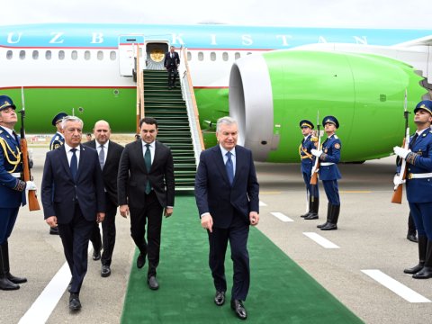 Şavkat Mirziyoyev Bakıdan Füzuliyə getdi -GÖRÜNTÜ