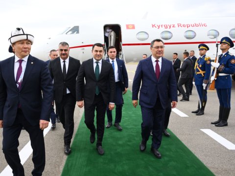 Qırğızıstan Prezidenti Füzuliyə gəldi