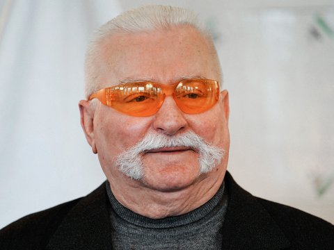 Eks-prezident xəstəxanaya yerləşdirilib