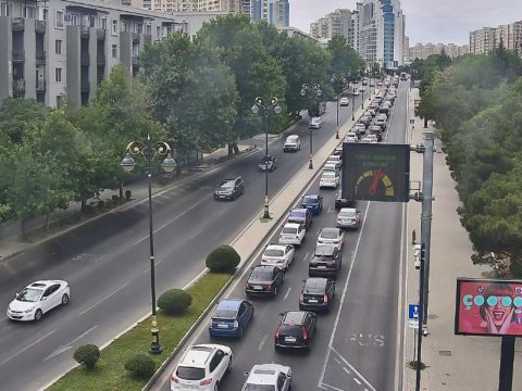 Tbilisi prospektində qəza -&nbsp;GÖRÜNTÜLƏR